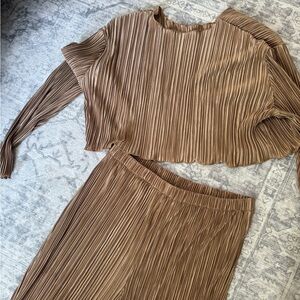 Two piece pant and long sleeve set